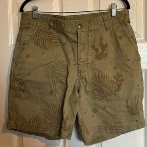 Howler Bros men’s tan desert print flat front shorts size 33